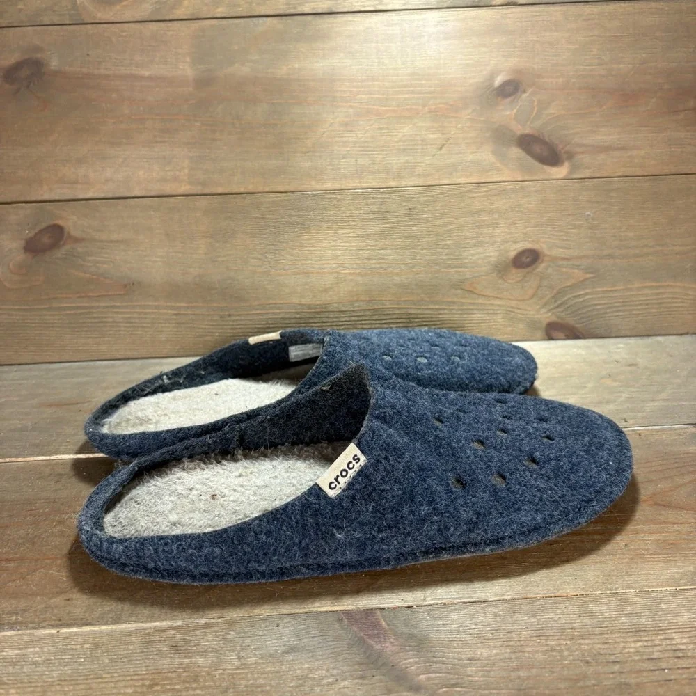CROCS pre owned